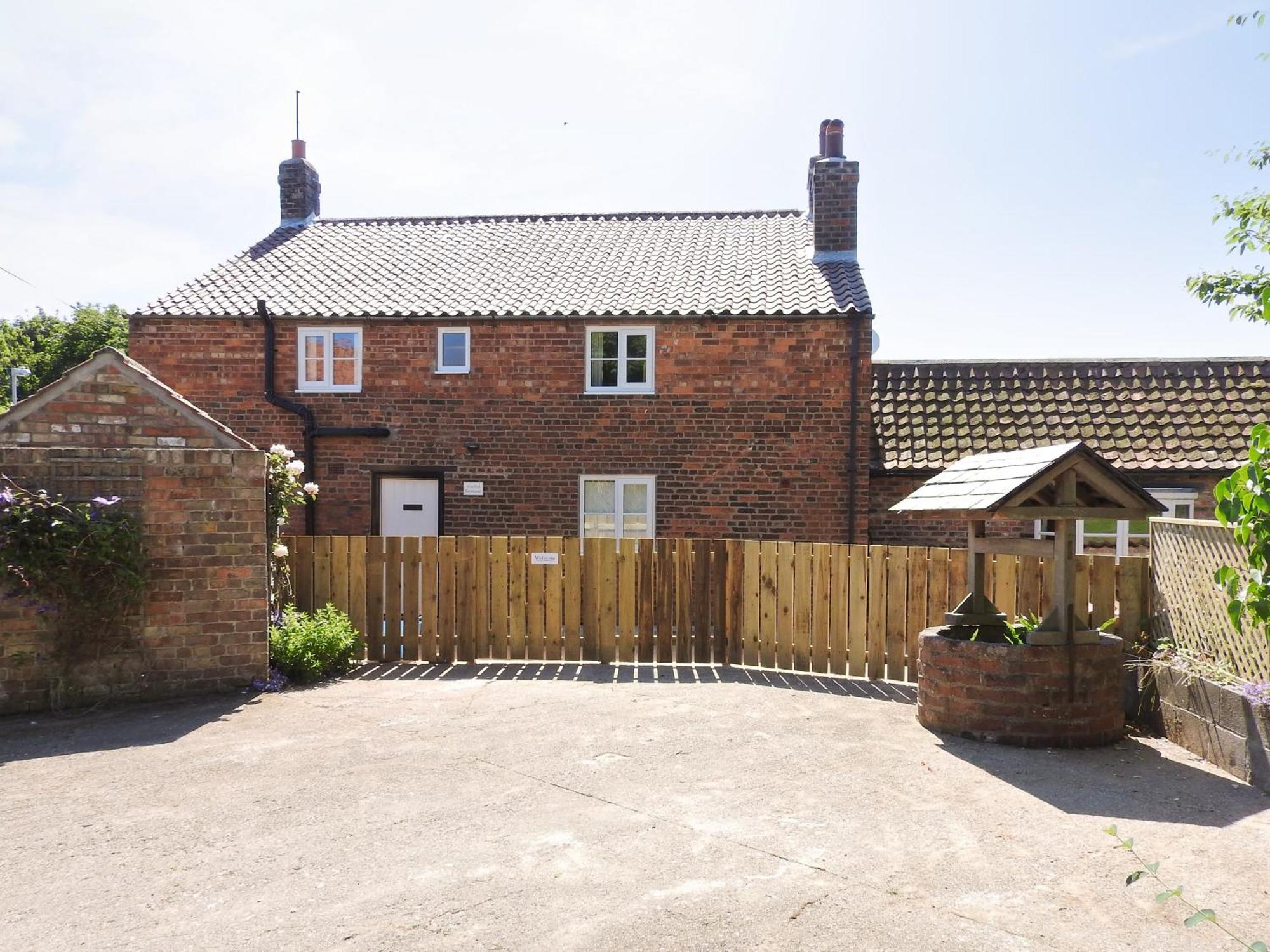 West End Farmhouse Barmston Exterior photo